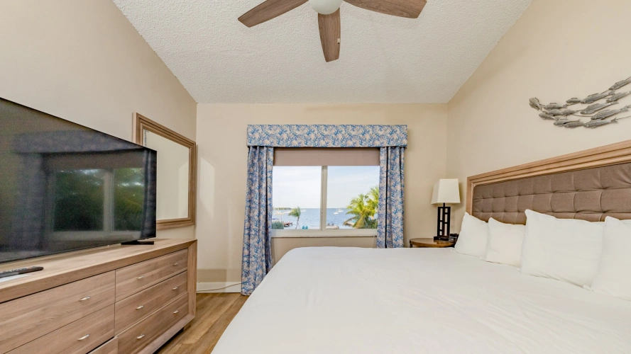 1 Bedroom Premier Double Suite Waterfront