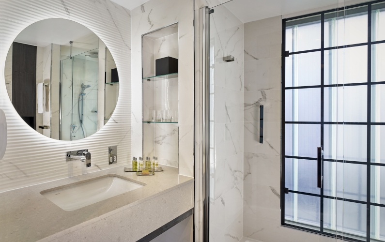 DoubleTree by Hilton London - West End photo 12