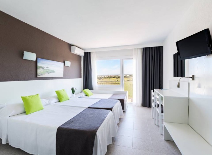 Superior Triple room