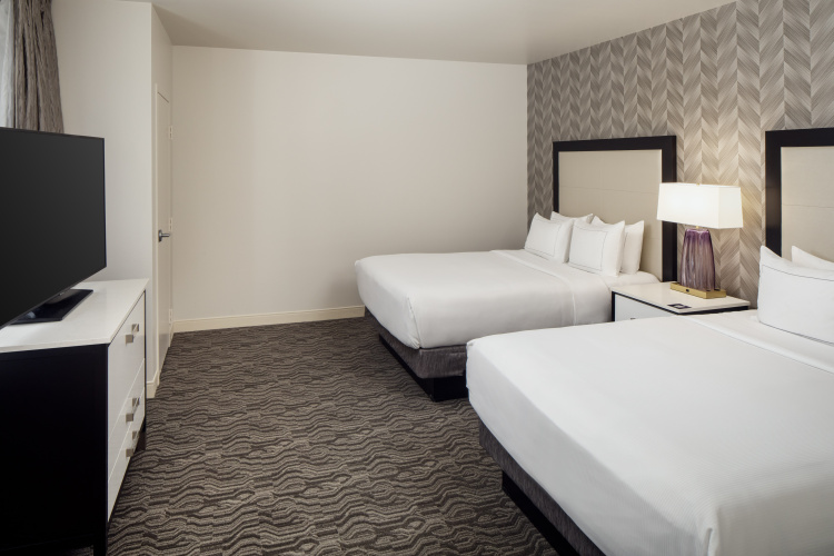 DoubleTree Suites by Hilton Hotel Detroit Downtown - Fort photo 9
