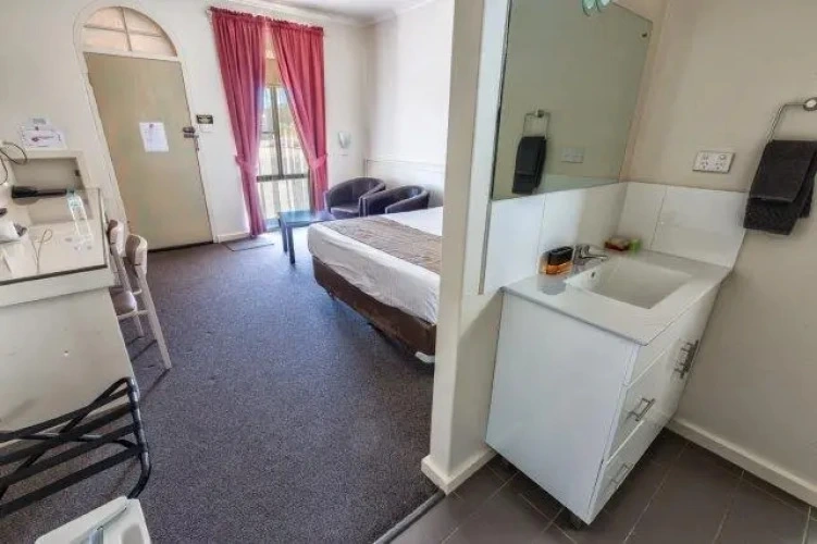 Standard Deluxe Double Suite