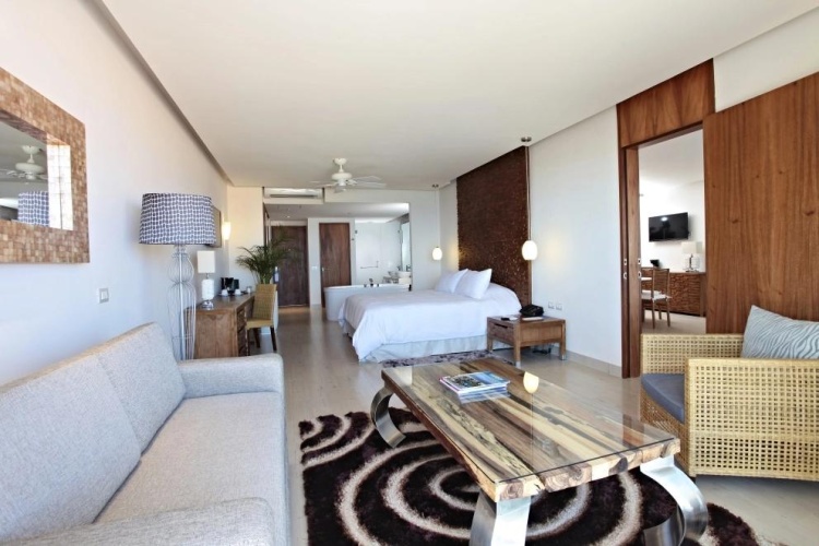1 Bedroom Finisterra Suite
