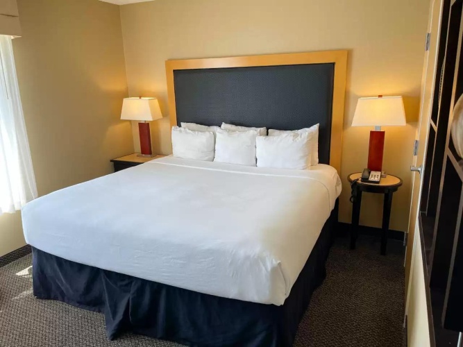 1 Bedroom Corner Room Double Suite