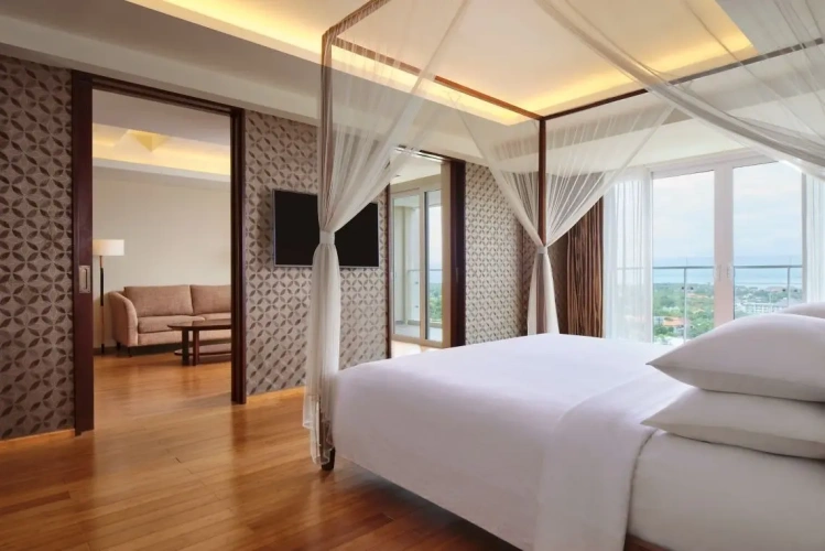 1 Bedroom Larger Double Suite with balcony and with bay view