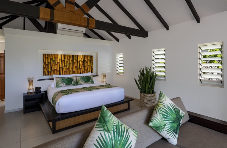Pool Double Bure beachfront