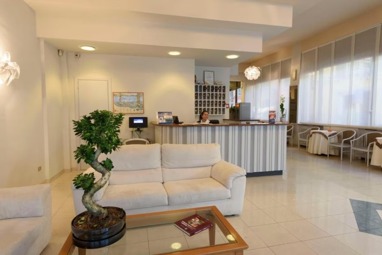 Primavera Hotel