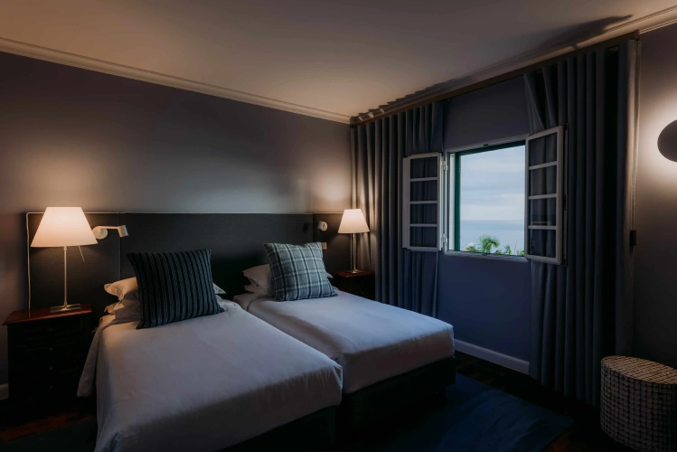 Twin room with sea view