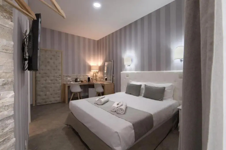 Vatican Treasure Hotel