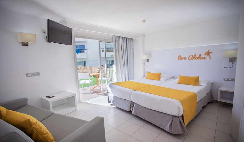 Quadruple Family Suite with Terrace and Private Garden
