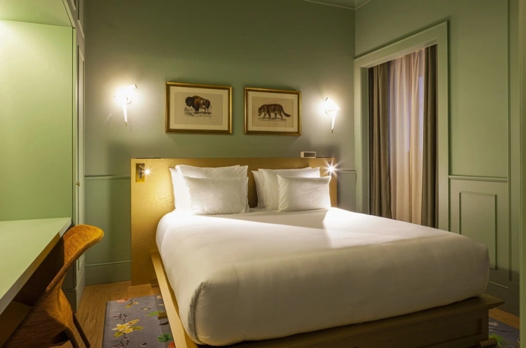 Cosy Double Art Room