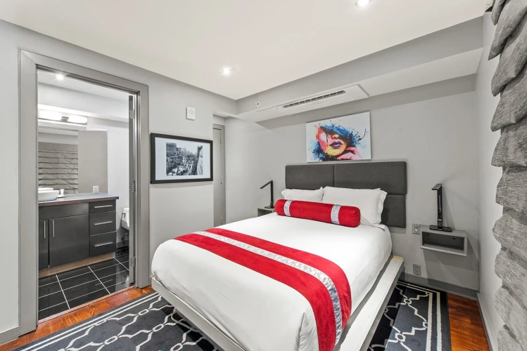 3 Bedrooms No. 1104 Suite