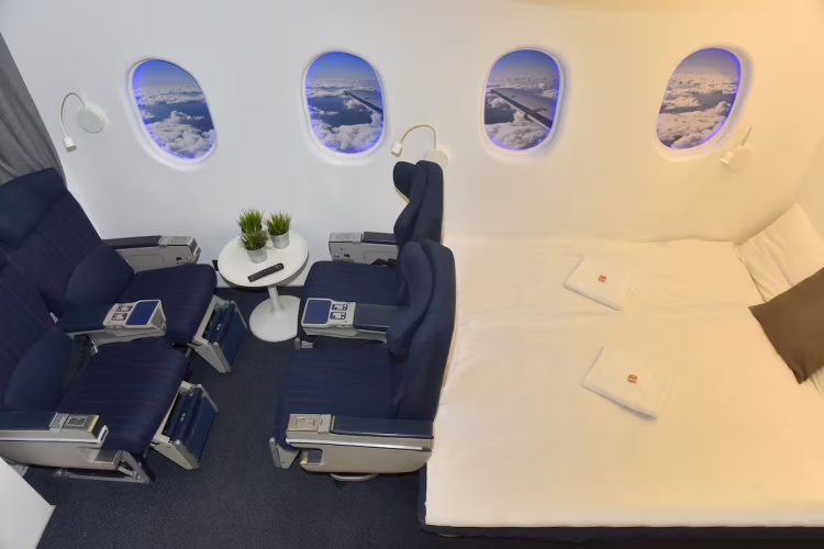 Airplane Double Design Apartment