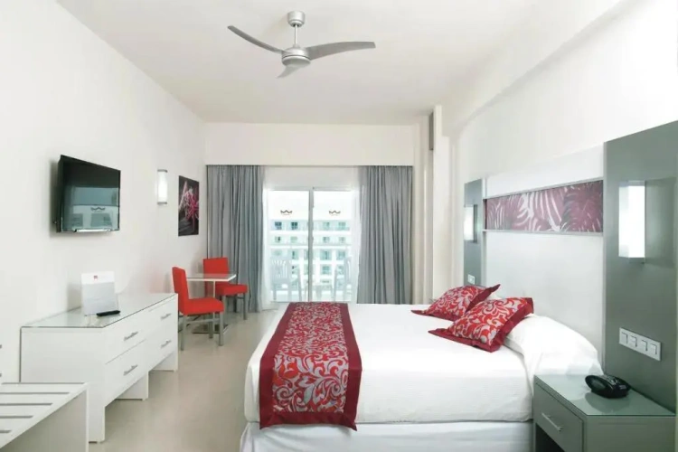 Double room with balcony and with garden view