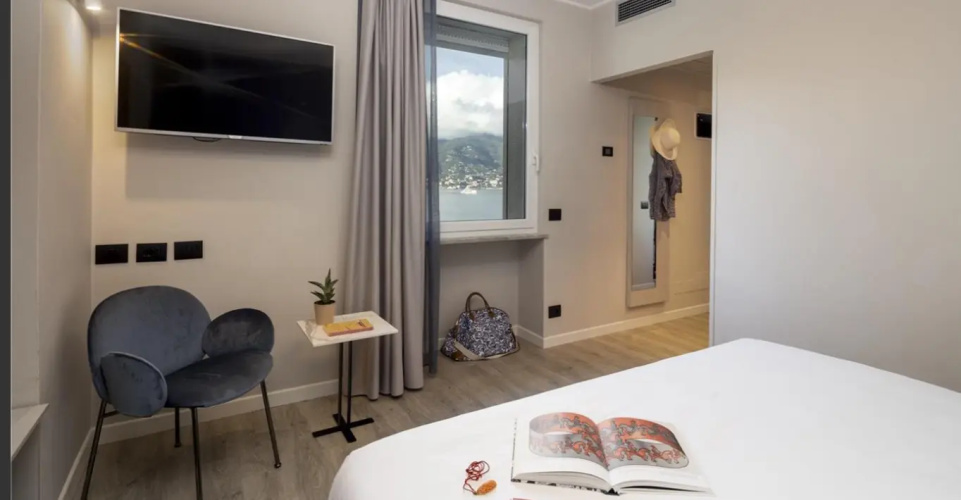 Superior Double room with partial sea view
