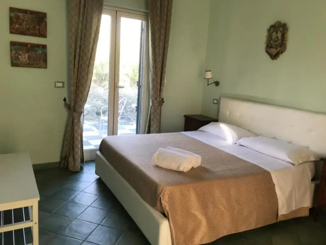 Standard Triple room with view