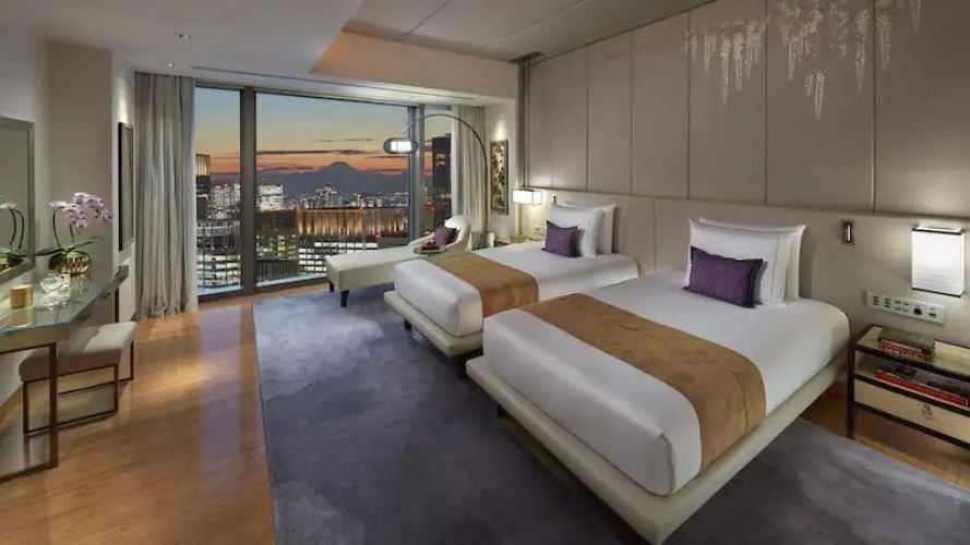 Mandarin Double Suite