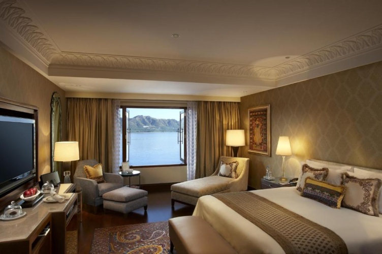 Deluxe Double Suite