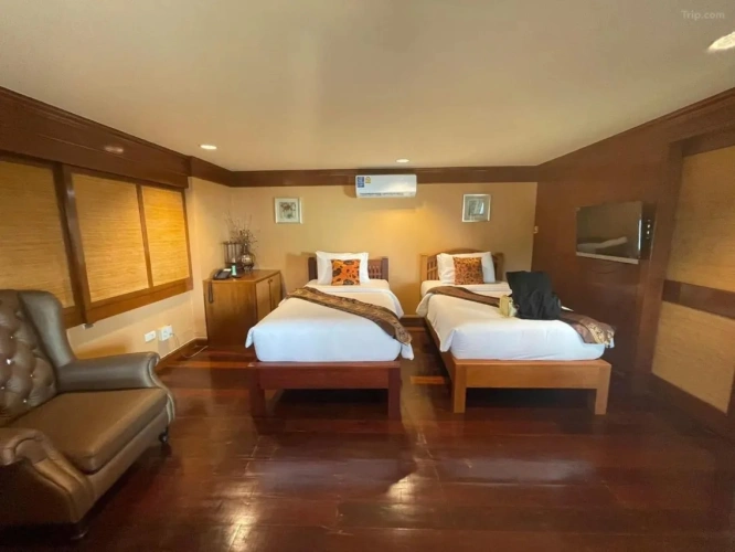 Deluxe Family room