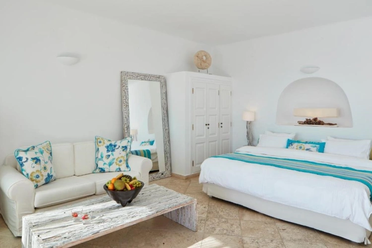 Honeymoon with Jacuzzi Double Suite Sea View