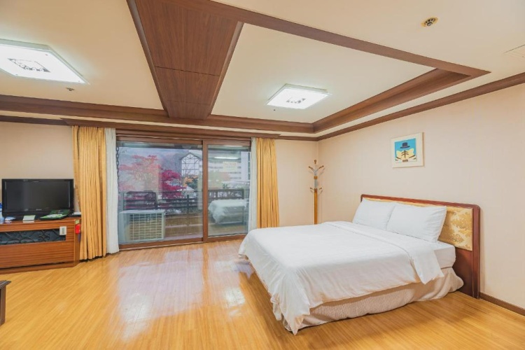Hotel Deluxe Triple room - Free Access to Sauna Once During Stay