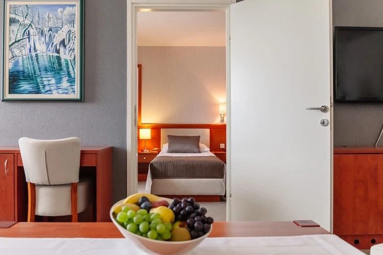 Superior Lake Side Triple Suite