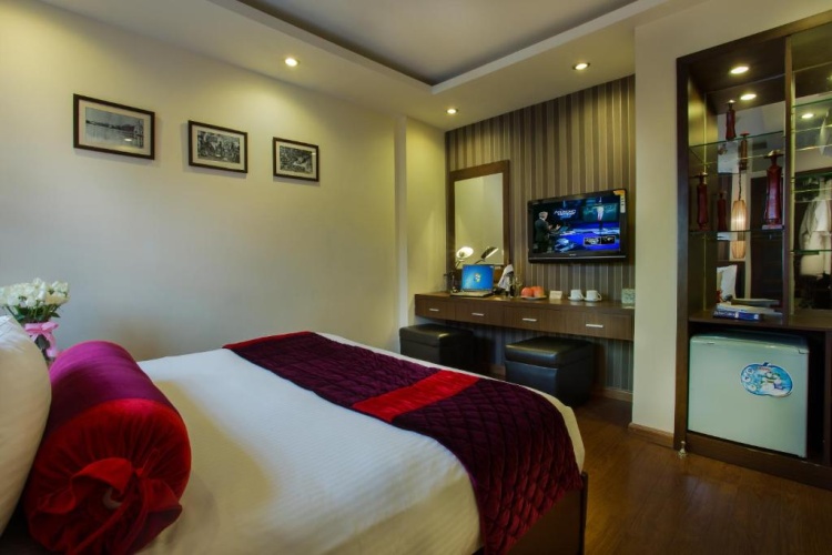 Honeymoon Double room with city view