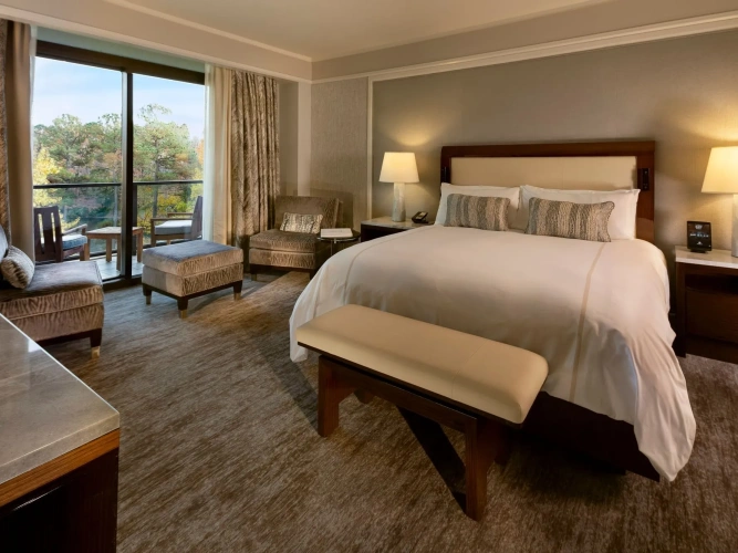 Executive Double Suite with balcony and with lake view