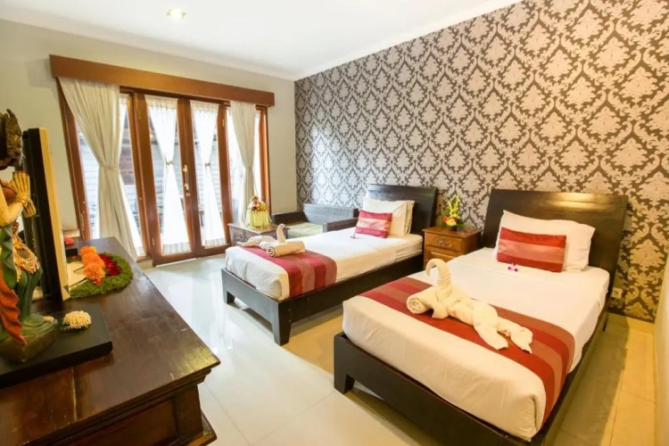 Standard Twin room with pool view