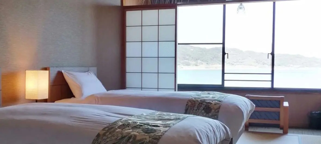 Twin room with ocean view