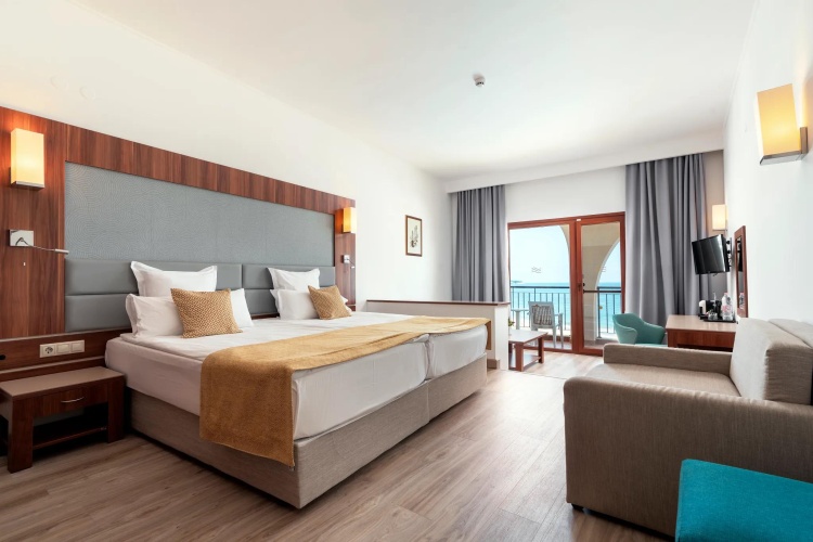 Superior Double Club room with sea view
