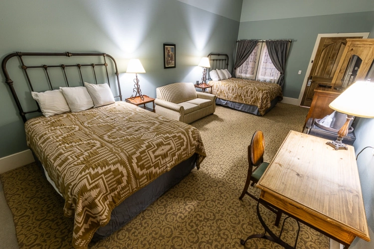 Non Plaza View Quadruple room