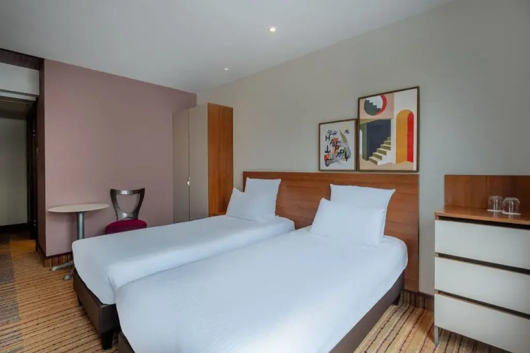 Spark by Hilton Lyon Ouest Hotel