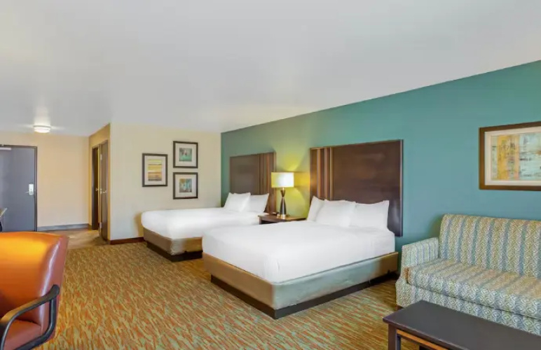 Deluxe Twin Suite