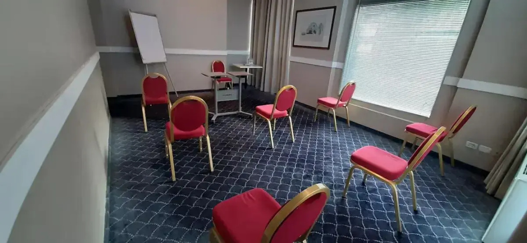 Blaise & Francis Hotel