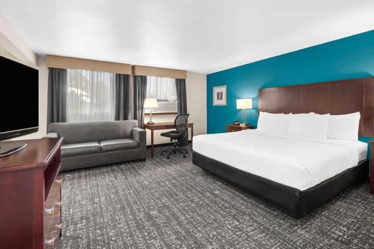 Deluxe Double Suite