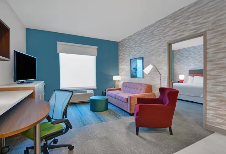 Hearing Accessible Double Suite