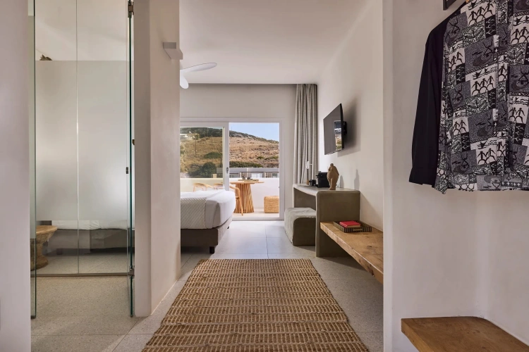 Deluxe with Hot Tub Double Suite with sea view