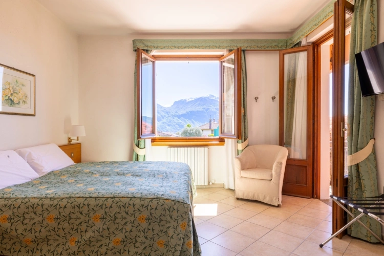 Double room with balcony and with lake view