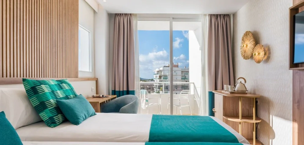 Superior Twin room with sea view