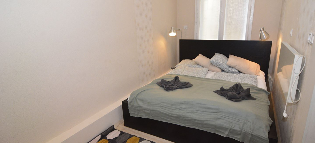 2 Bedrooms Apartment with balcony and with courtyard view