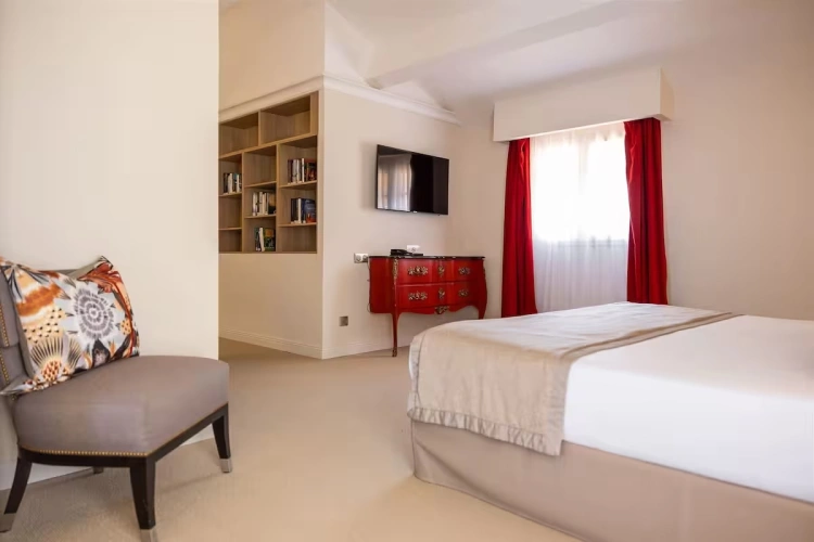 Quadruple Family Suite