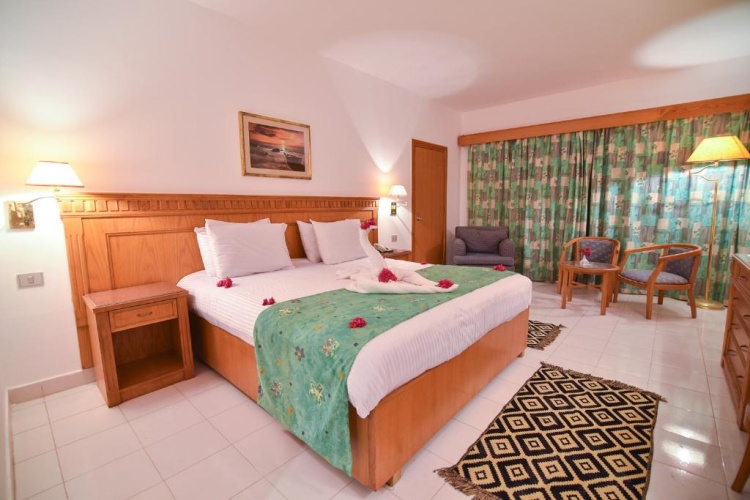 Deluxe Sea View Triple room