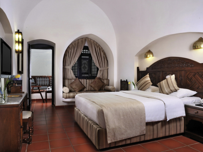Classic Double room with partial sea view
