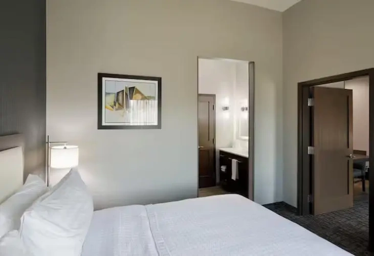 Hearing Accessible Double Suite
