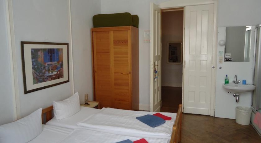 Comfort room