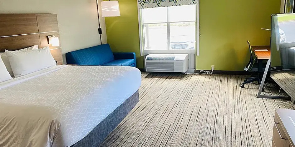 Plaza Inn and Suites