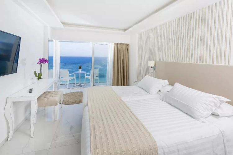 Double room with sea view
