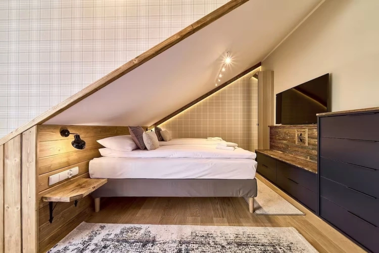Quintuple Executive Penthouse No. 502