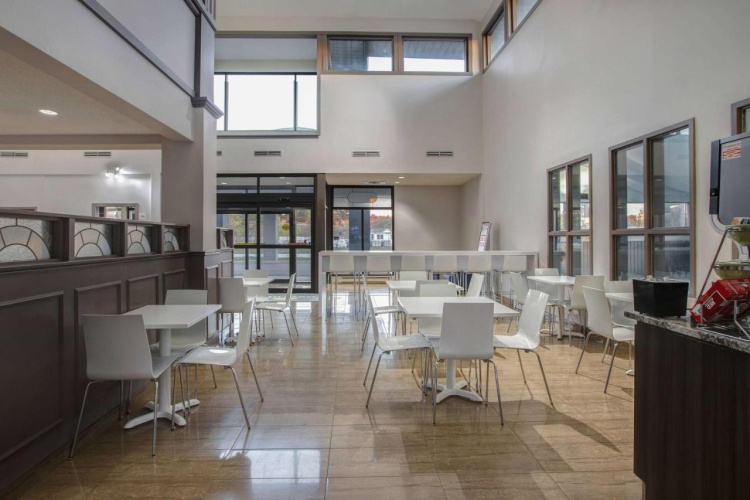 Days Inn By Wyndham Barrie photo 34