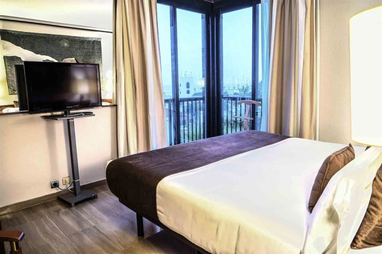 Artist Double Suite with sea view